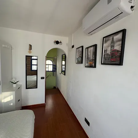 Apartment - Playmar *
